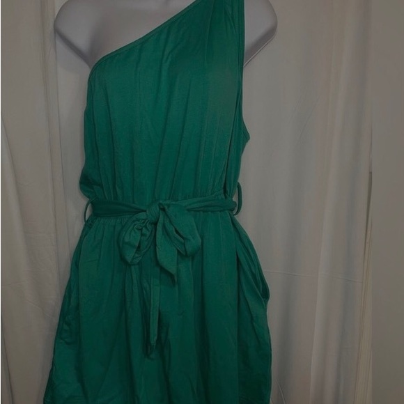 Women’s size M short jumper/romper in green with tie waist - Picture 5 of 9